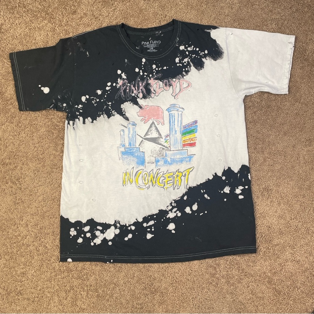 Y2K Vintage Pink FLoyd in concert distressed T-shirt